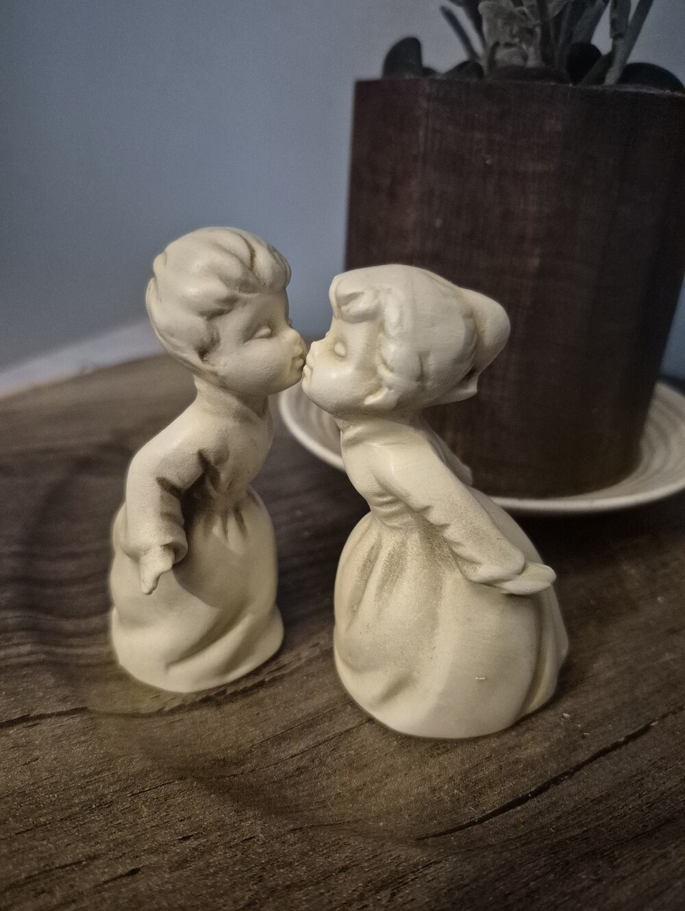 Vintage 1950's Japan Ceramic Kissing Figurine Set - Mid- Century Modern